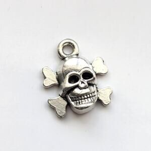 Vintage Silver Tone Skull and Crossbones Mini Pendant Pirate Bracelet Charm